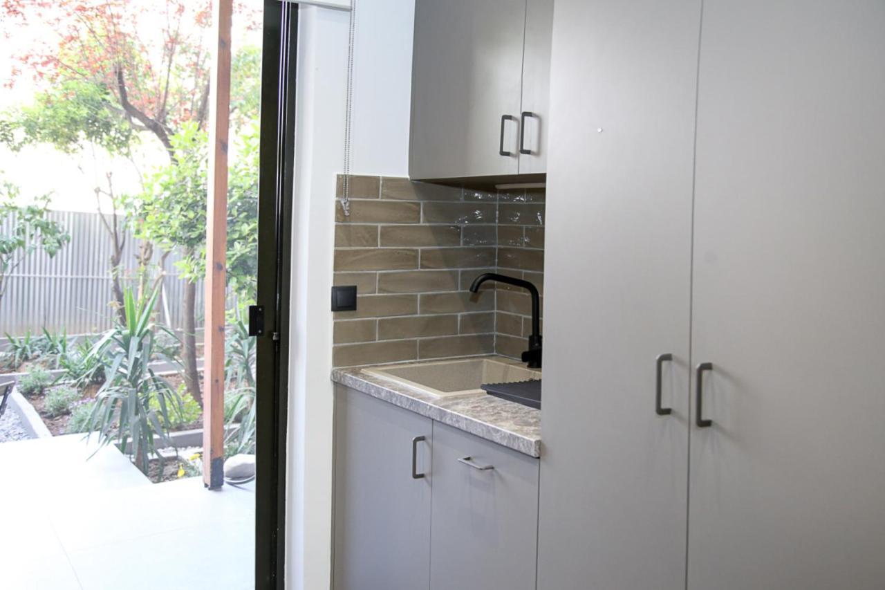Caravin Wanderhome, 5 Min From Metro Nea Ionia Athens Luaran gambar